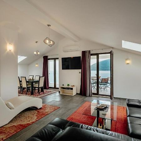 Apartments Joy Herceg Novi Esterno foto