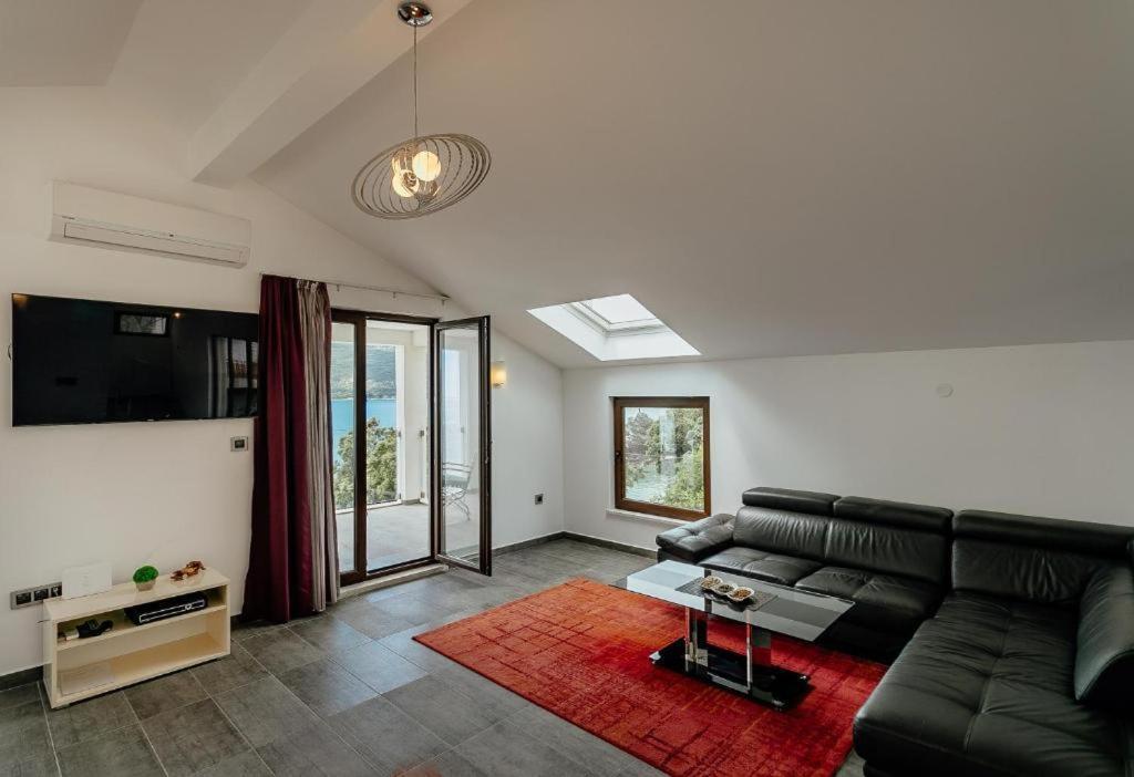 Apartments Joy Herceg Novi Esterno foto