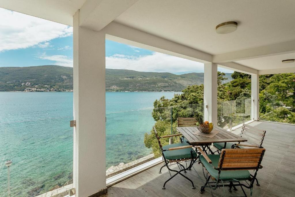 Apartments Joy Herceg Novi Esterno foto