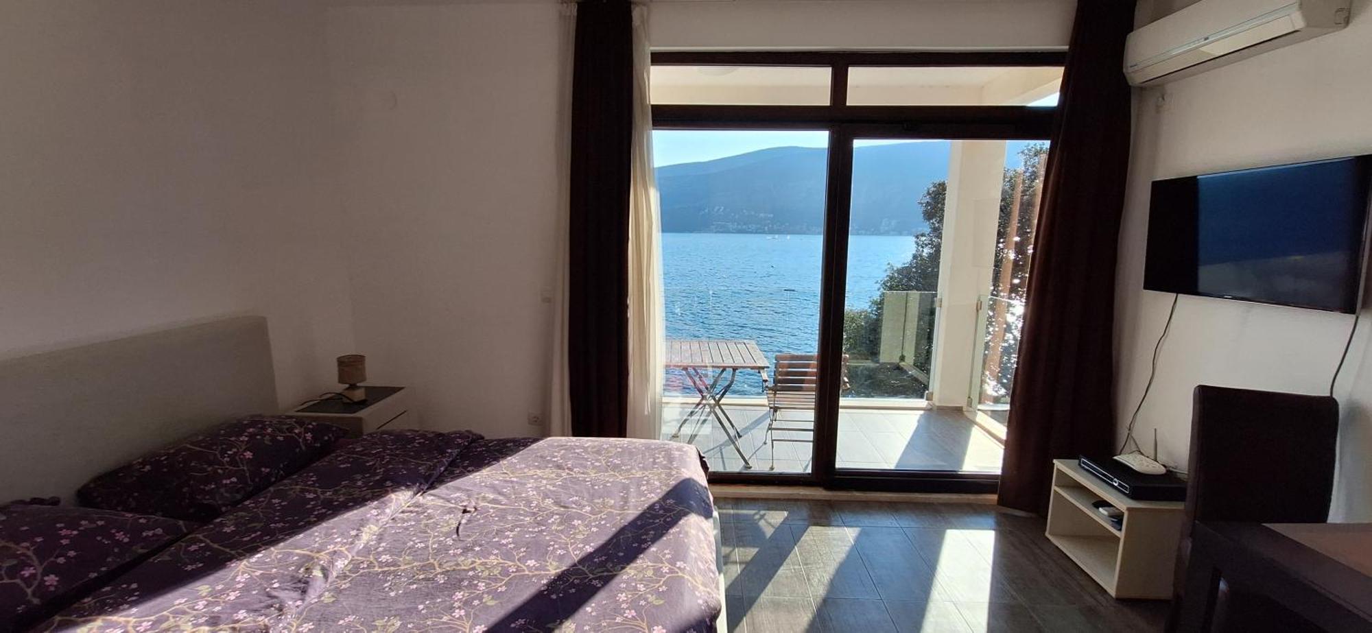 Apartments Joy Herceg Novi Esterno foto