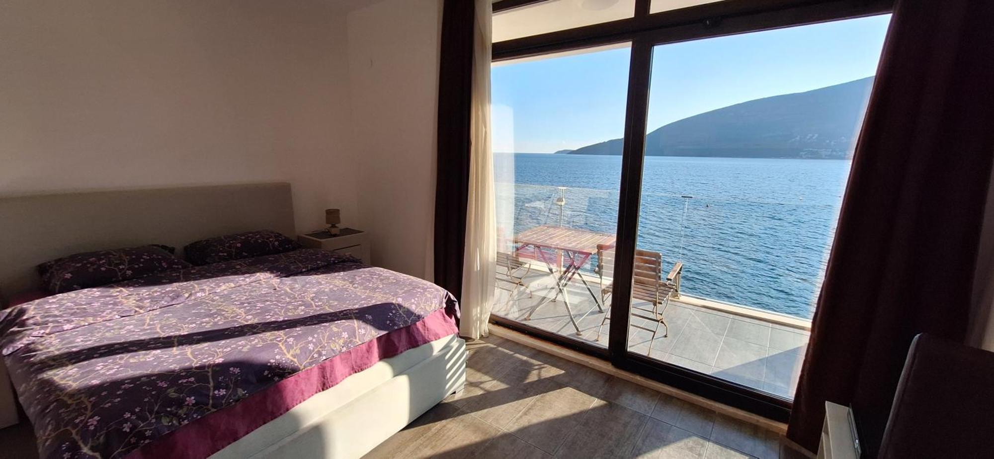 Apartments Joy Herceg Novi Esterno foto