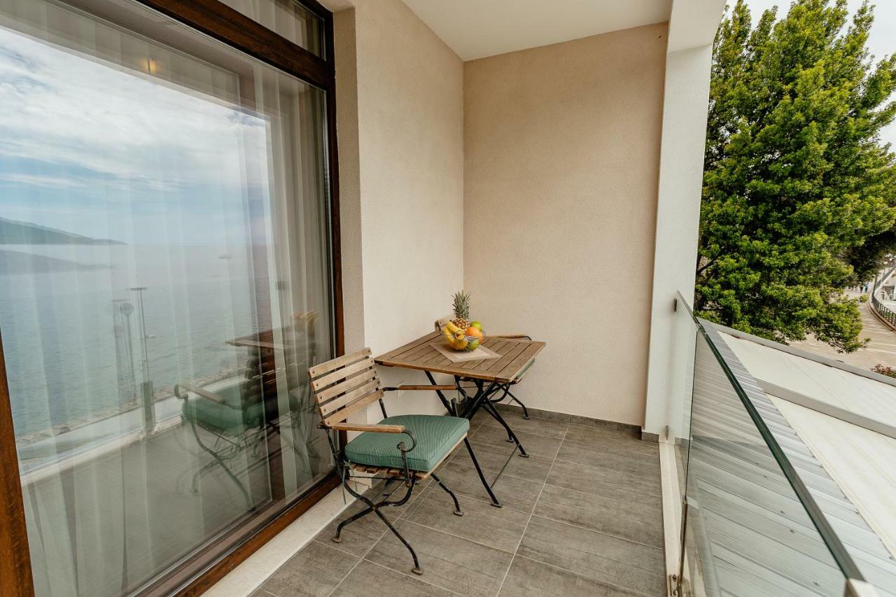 Apartments Joy Herceg Novi Esterno foto