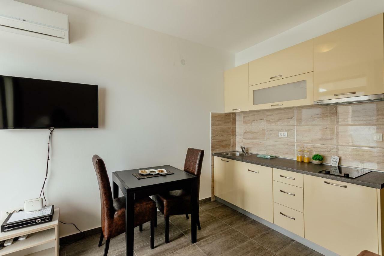Apartments Joy Herceg Novi Esterno foto