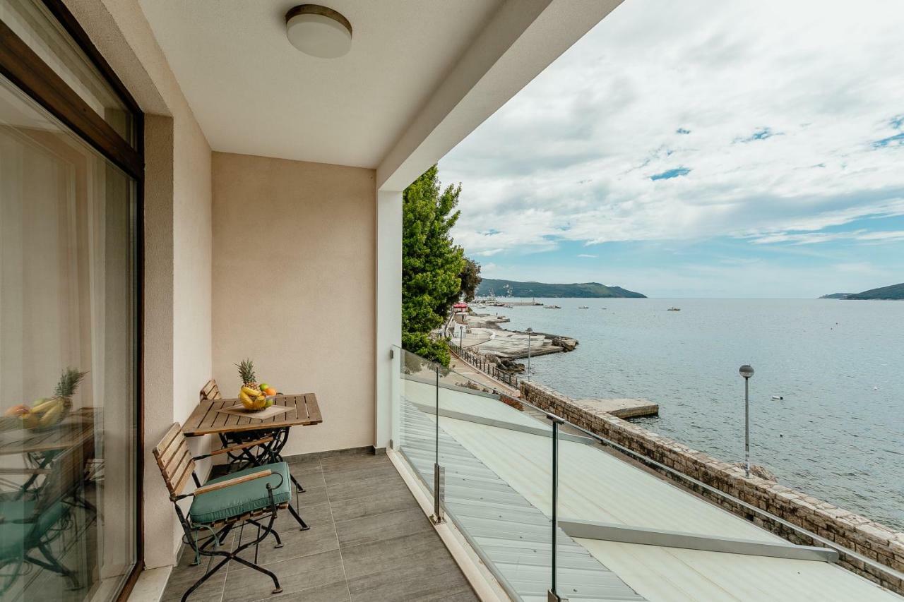Apartments Joy Herceg Novi Esterno foto
