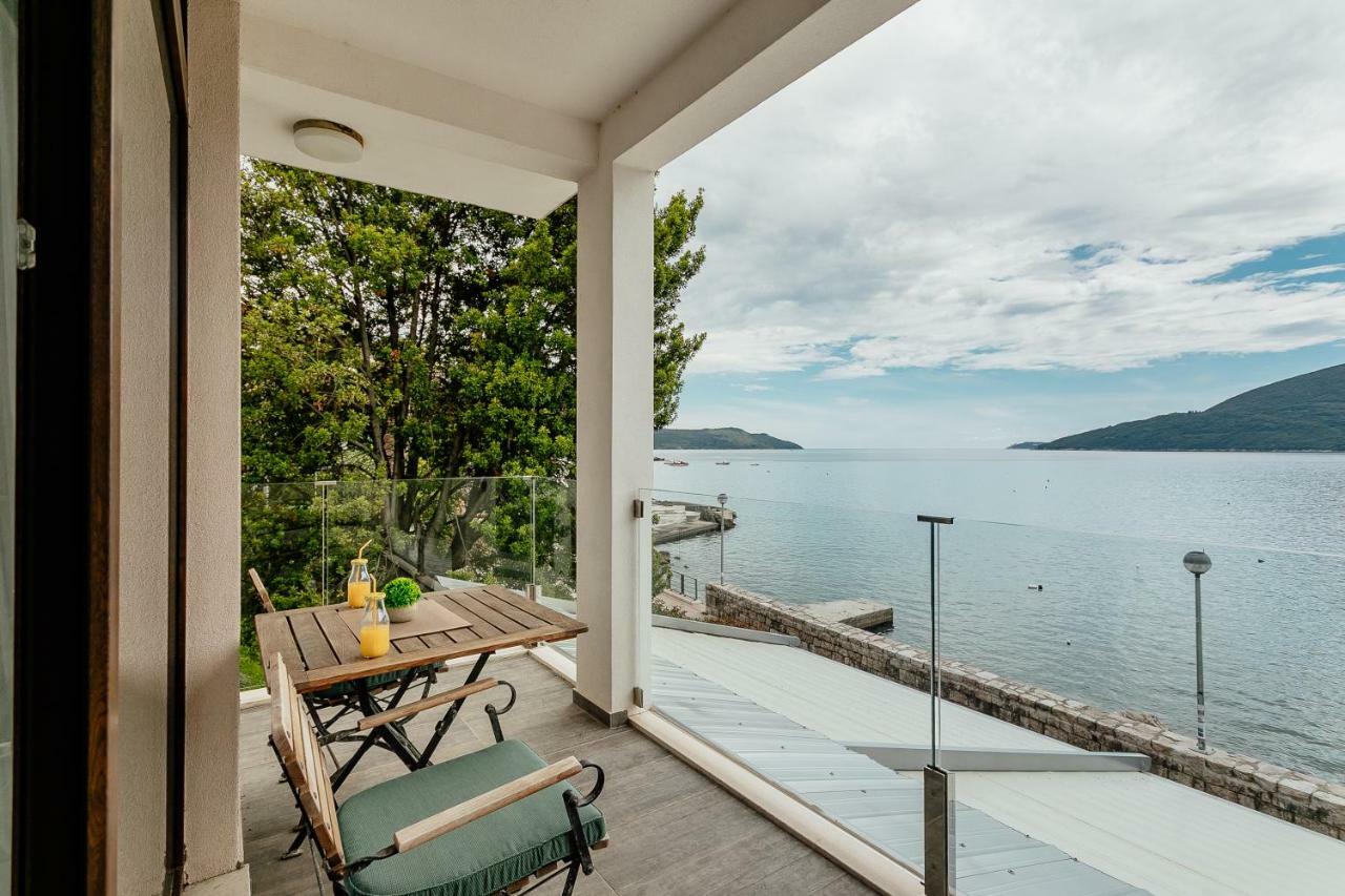 Apartments Joy Herceg Novi Esterno foto
