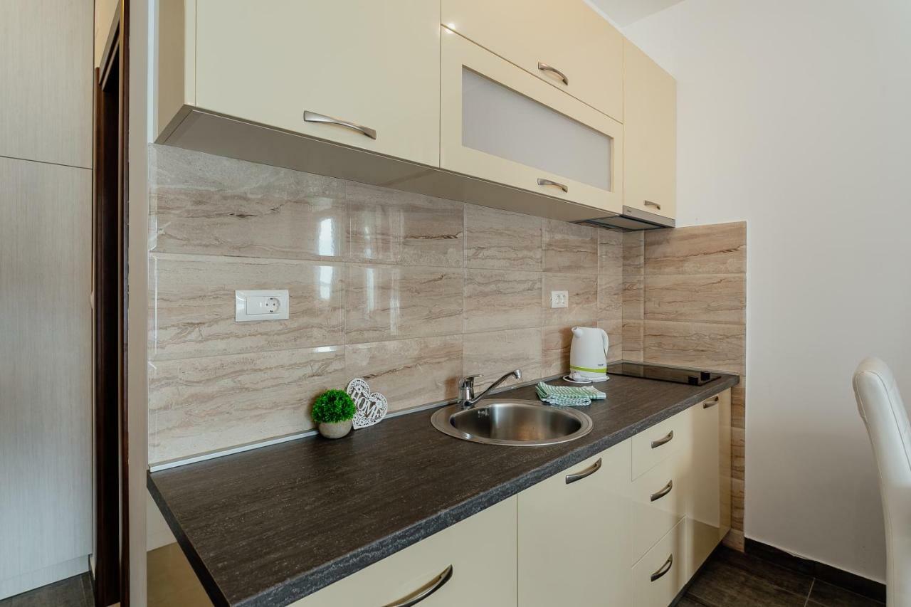 Apartments Joy Herceg Novi Esterno foto