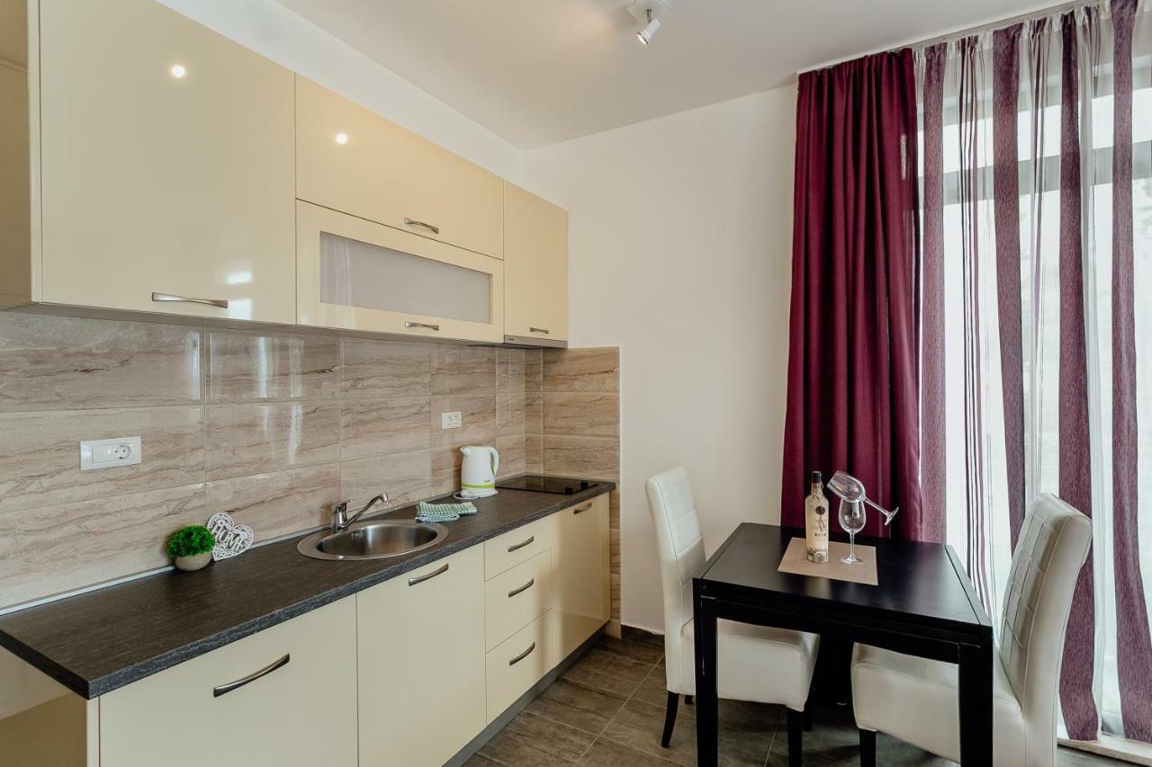 Apartments Joy Herceg Novi Esterno foto