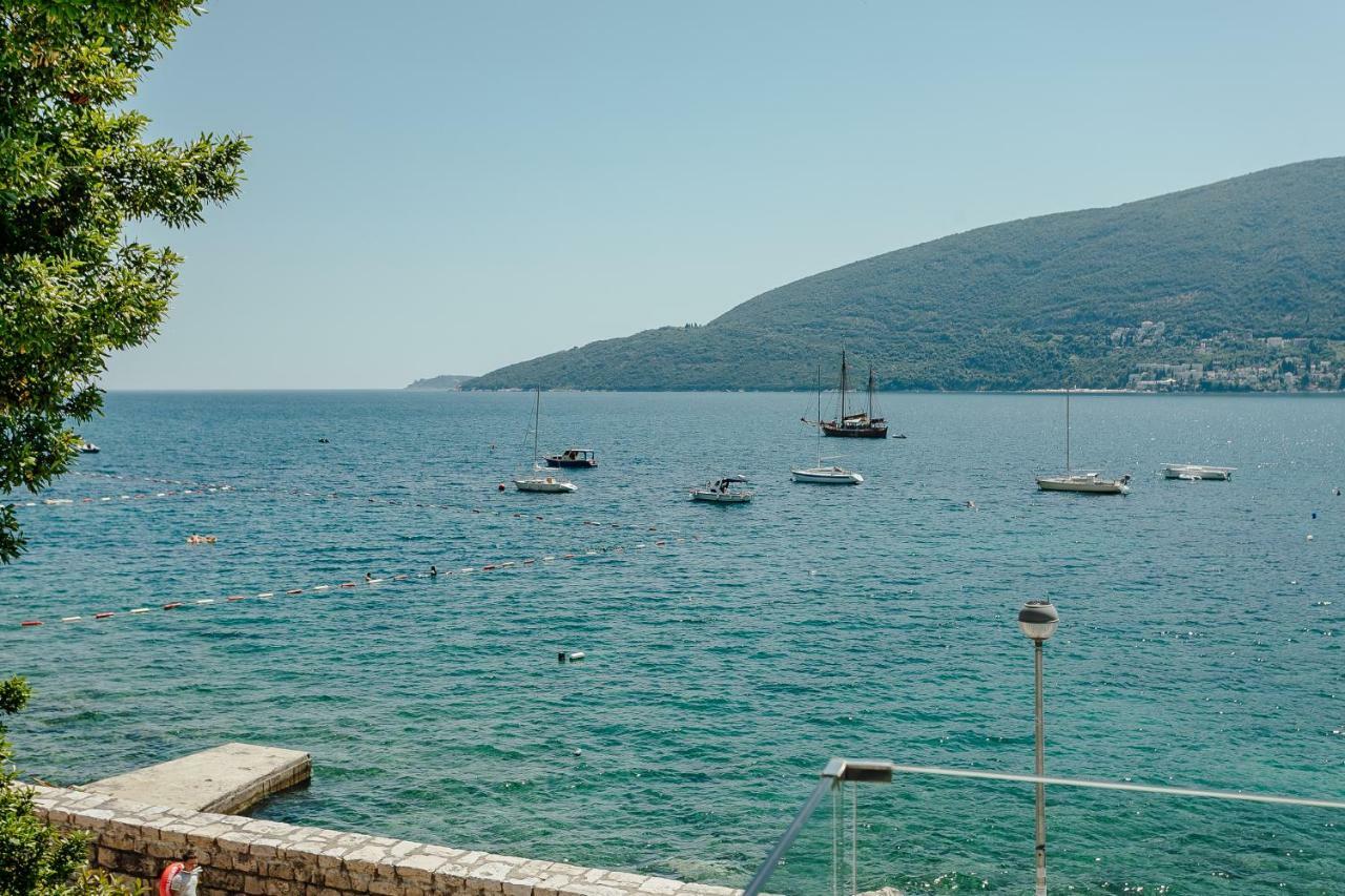 Apartments Joy Herceg Novi Esterno foto