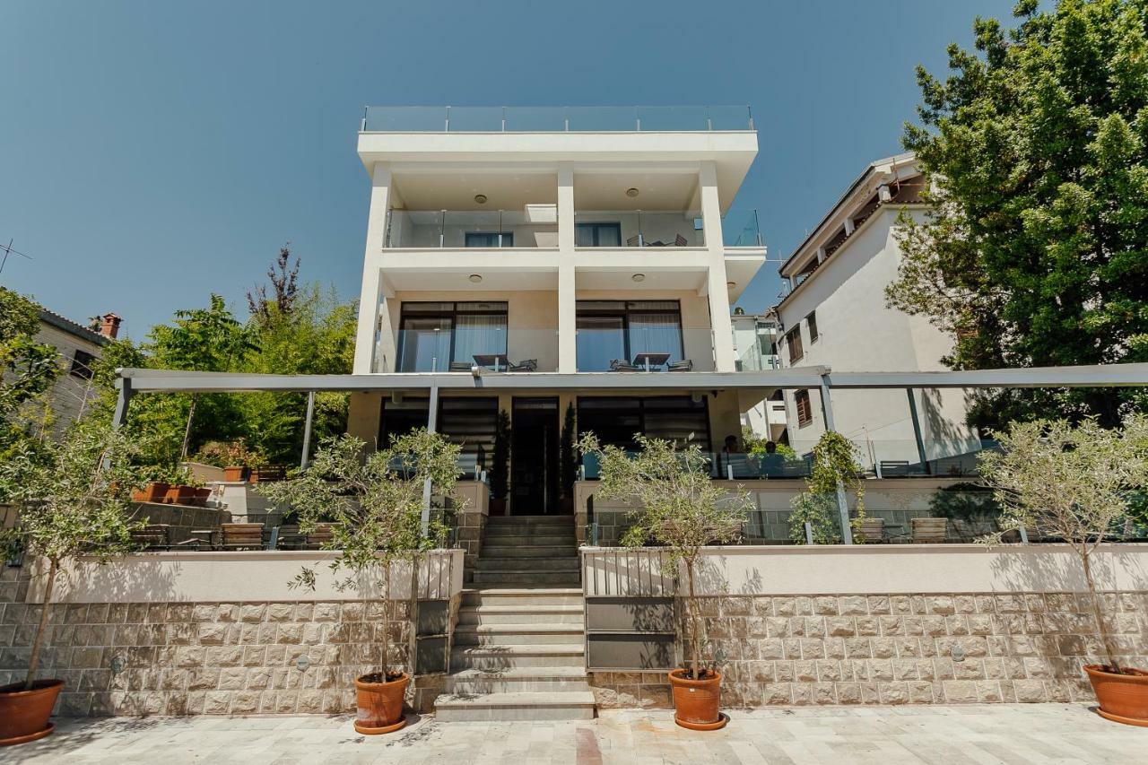 Apartments Joy Herceg Novi Esterno foto