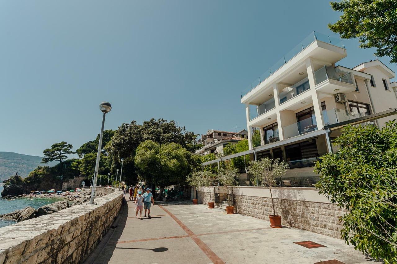 Apartments Joy Herceg Novi Esterno foto