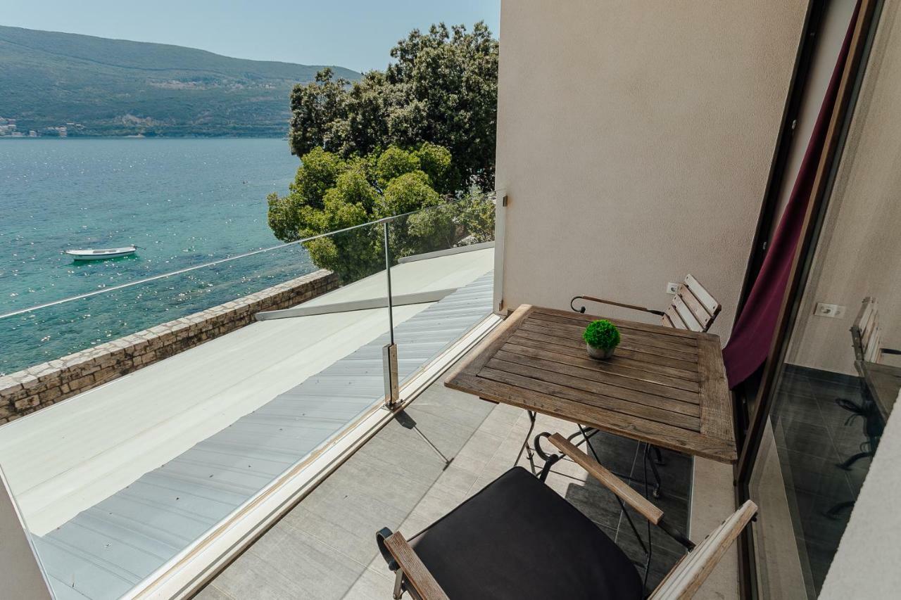 Apartments Joy Herceg Novi Esterno foto